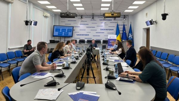 «Застарілі бюрократичні бар’єри»: експерти закликали реформувати реєстрацію ГО